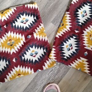 Geometric Pattern Throw Pillows